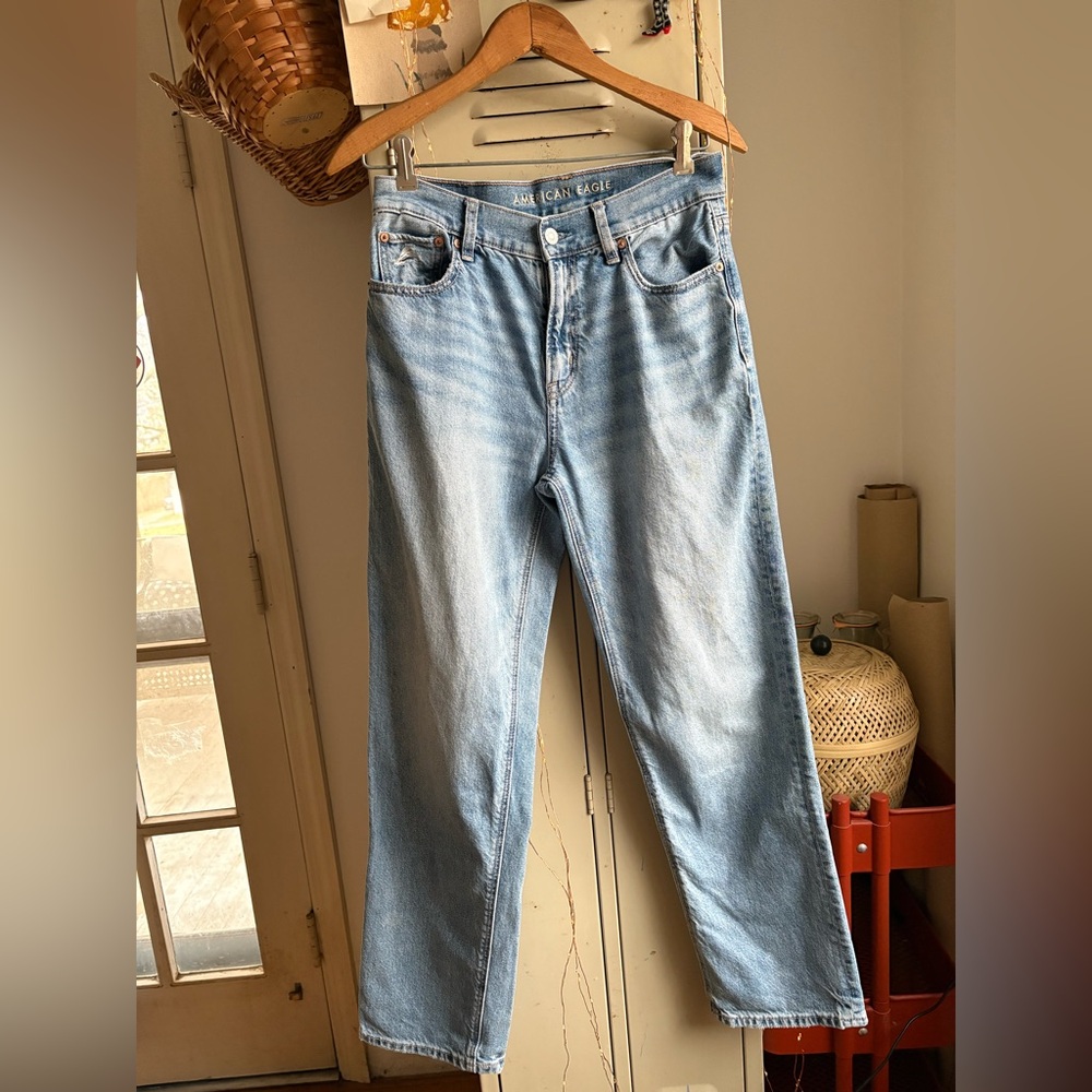 AE Strigid Low-Rise Ex-Boyfriend Jean - Picture 7 of 15